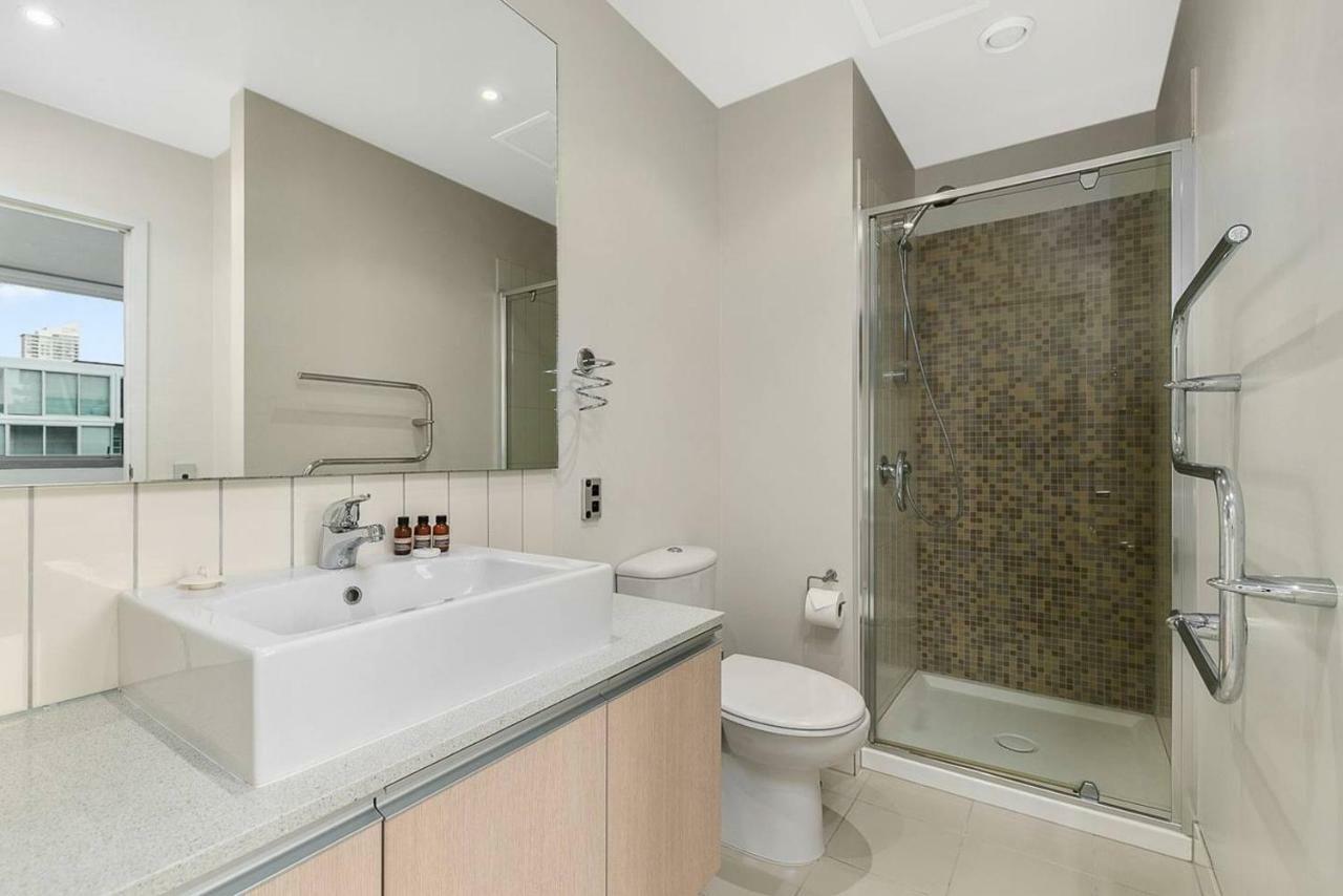 Two Bedroom Apartment - Pool, Gym & Free Parking! Оукланд Екстериор снимка